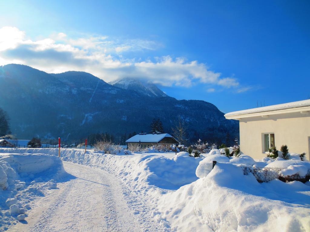 Flores, Ferienhaus Oder Doppelzimmer, Im Gruenen, 5 Gehminuten Ins Zentrum, Parkplatz, Zero Emissions Bad Ischl Exterior foto